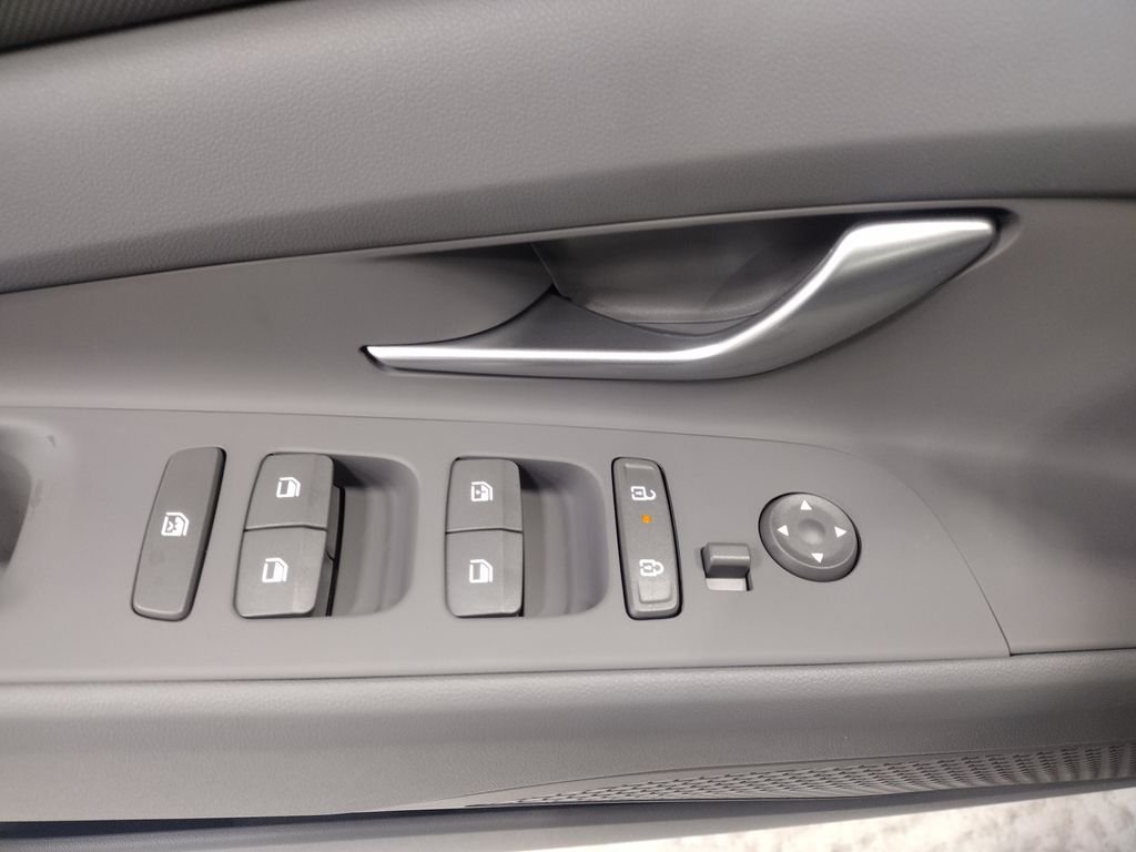 Used 2026 Gray Hyundai SEL Sport image 16