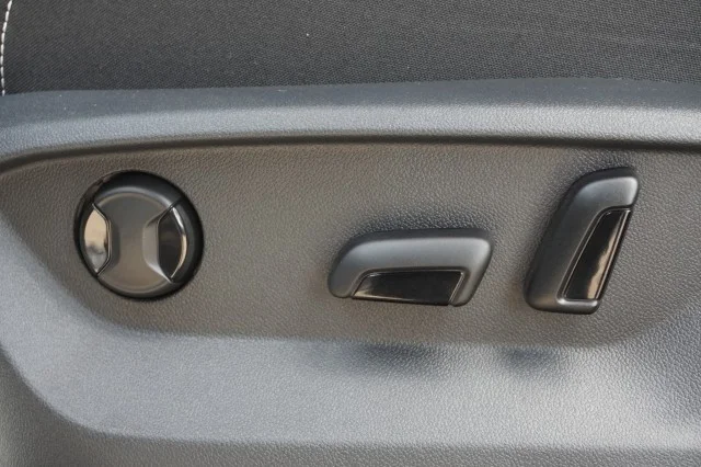 New 2026 Pure Gray Volkswagen 2.0T SE w/Technology image 19