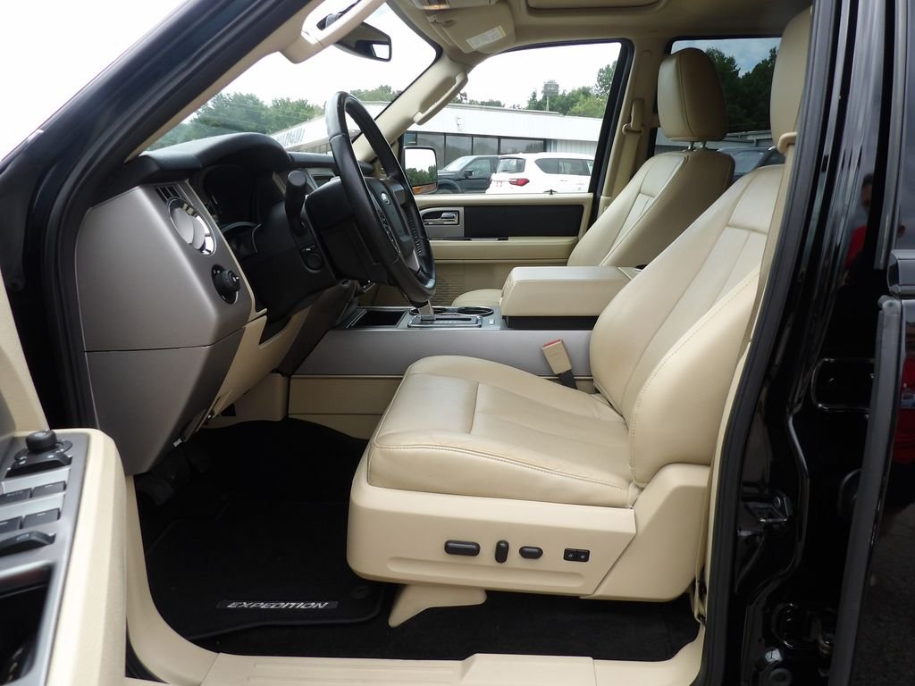 Used 2017 Shadow Black Ford Limited image 11