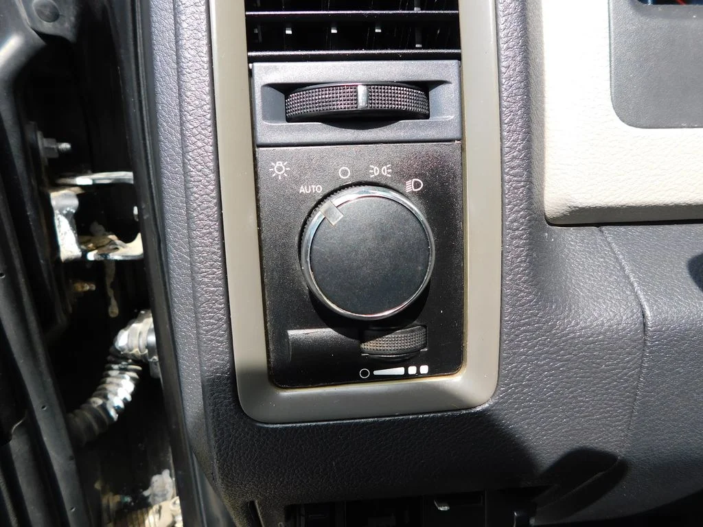Used 2011 Brilliant Black Crystal Pearlcoat Ram ST image 15