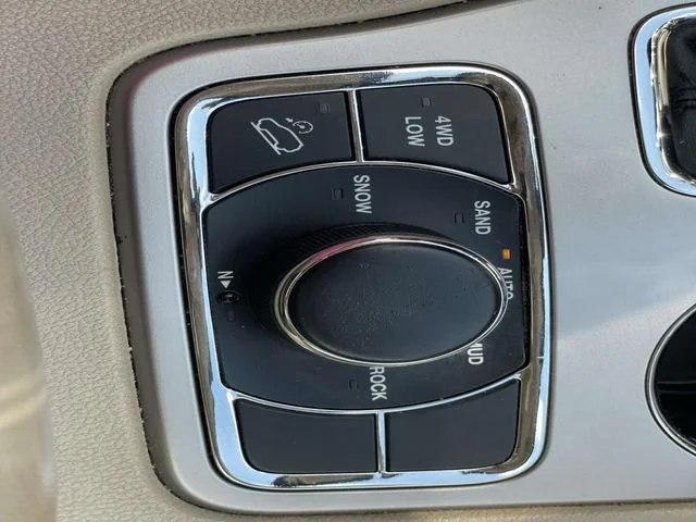 Used 2019 White Jeep Limited image 30