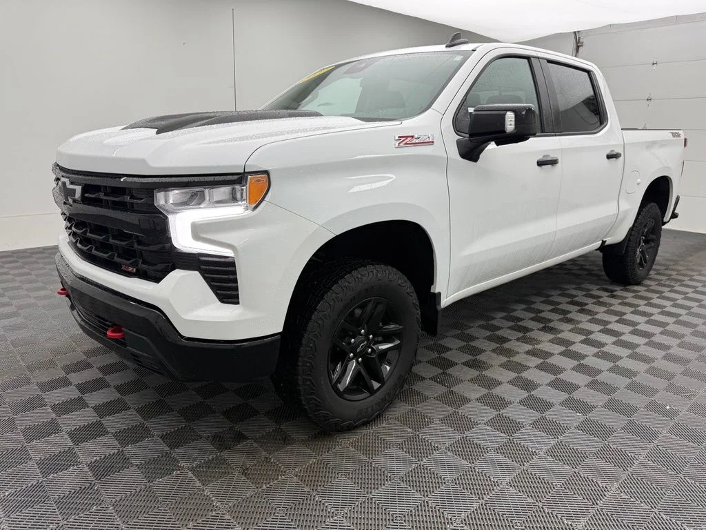 Used 2023 White Chevrolet LT Trail Boss image 2