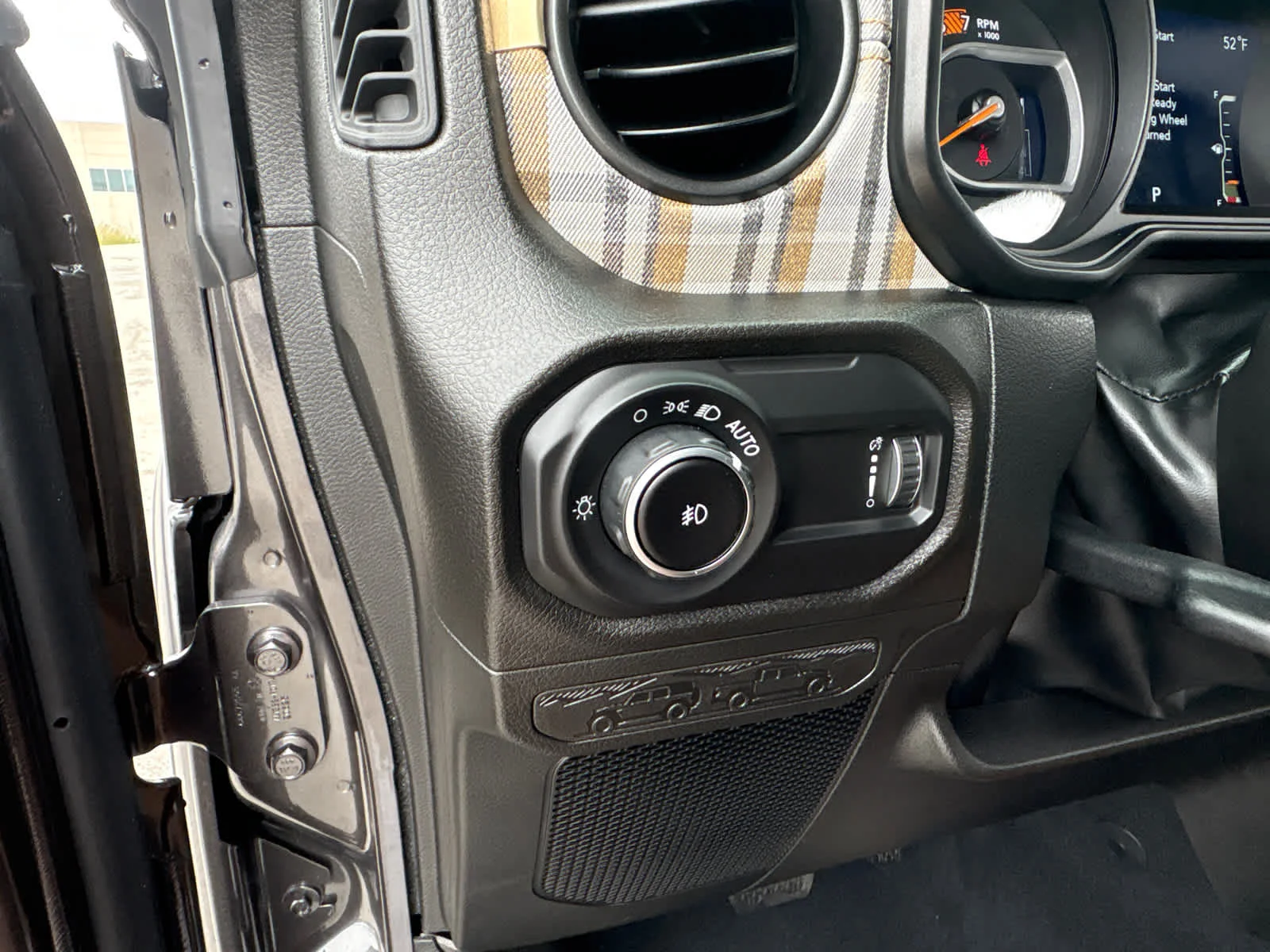 New 2026 Granite Crystal Metallic Clear-Coat Exterior Paint Jeep 85th Anniversary image 20