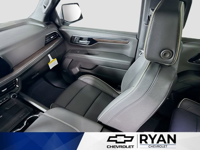 2026 Chevrolet Suburban Premier - Photo 25