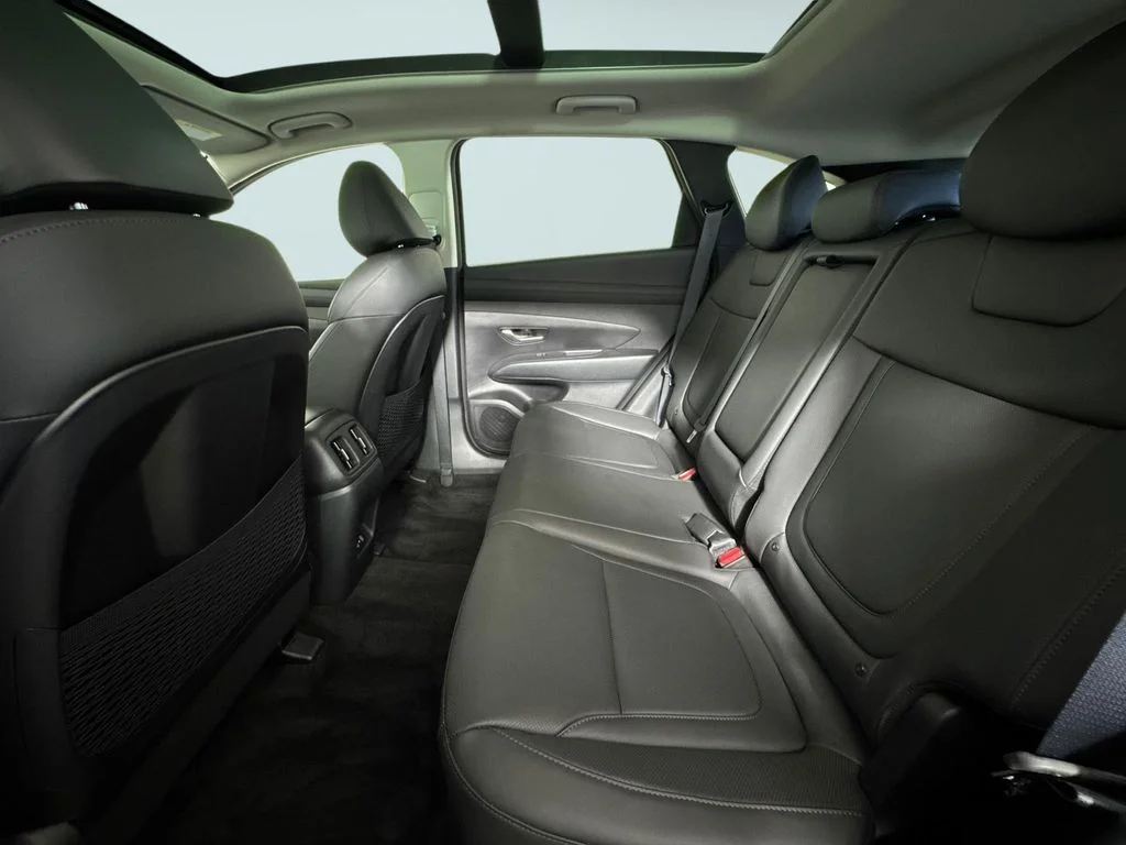 Used 2025 Gray Hyundai SEL Convenience image 12