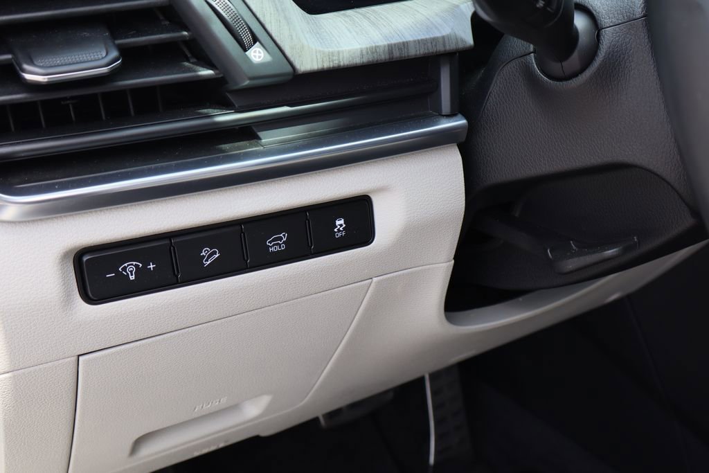 Used 2023 White Kia SX Prestige image 12