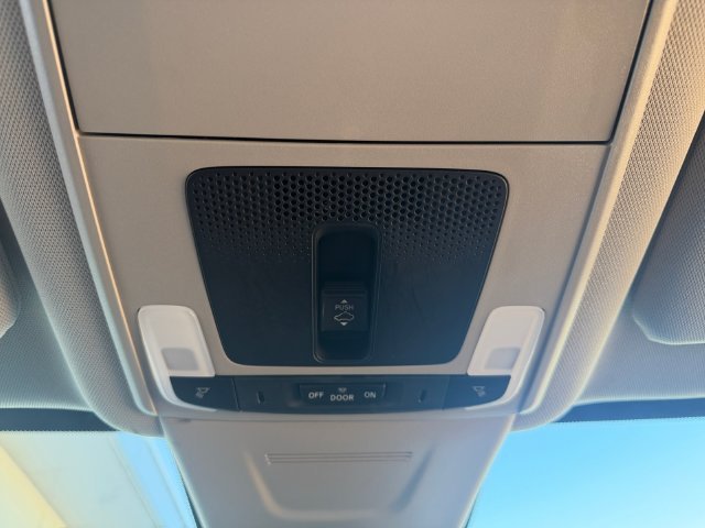 Used 2025 White Honda EX-L image 29