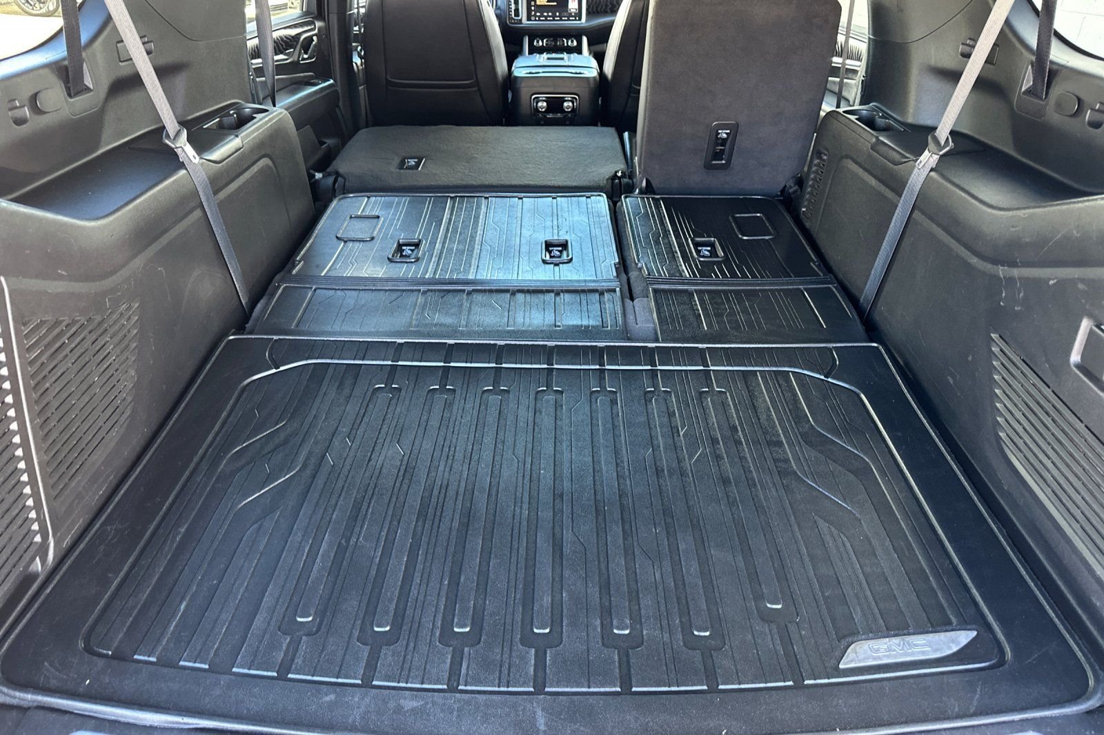 2024 GMC Yukon XL Denali - Photo 16