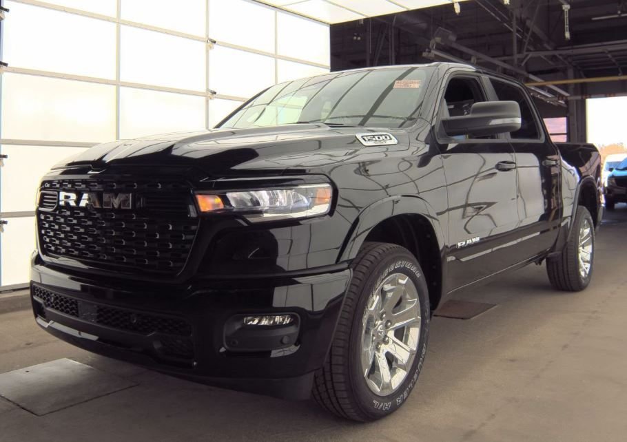 2025 RAM 1500 Big Horn/Lone Star 4x4 Crew Cab 5'7's photo