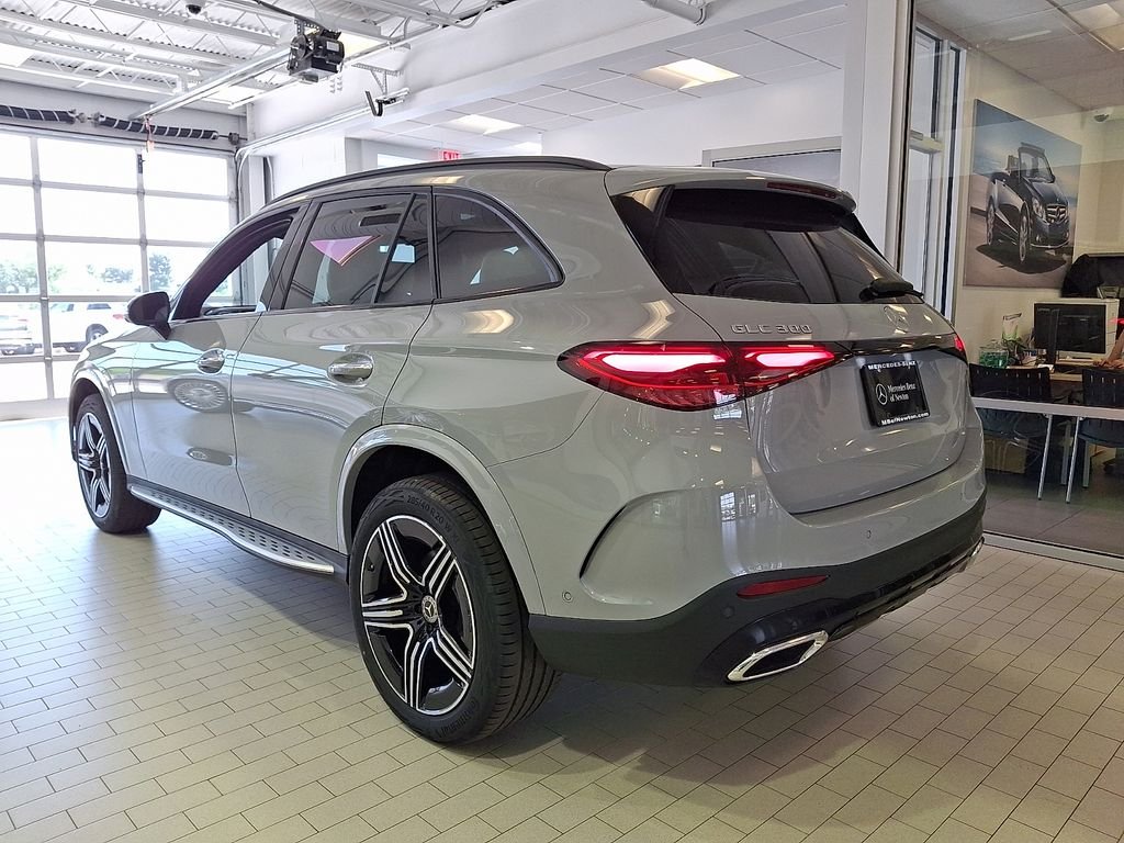 New 2026 MANUFAKTUR Alpine Grey Mercedes-Benz GLC 300 image 3
