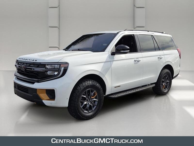 Used 2025 White Metallic FORD TREMOR 4X4 image 1