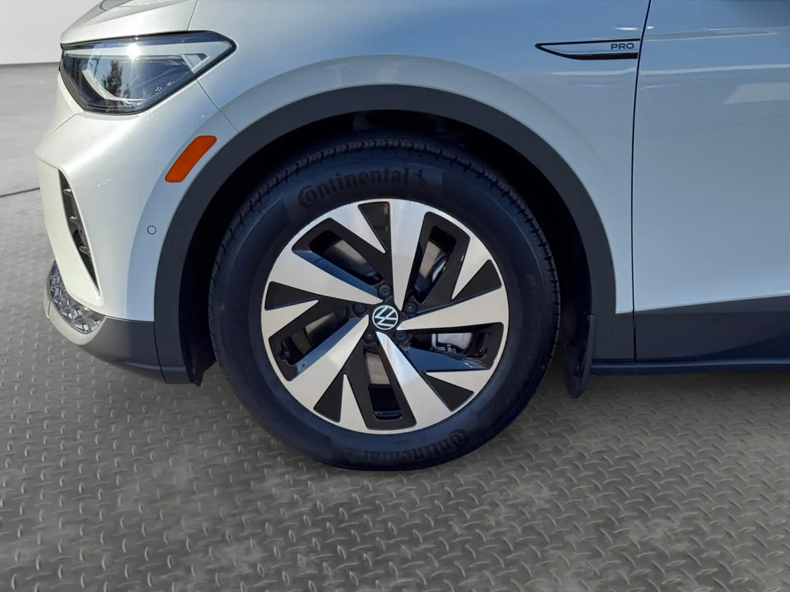New 2026 Opal White Pearl Volkswagen Pro image 9