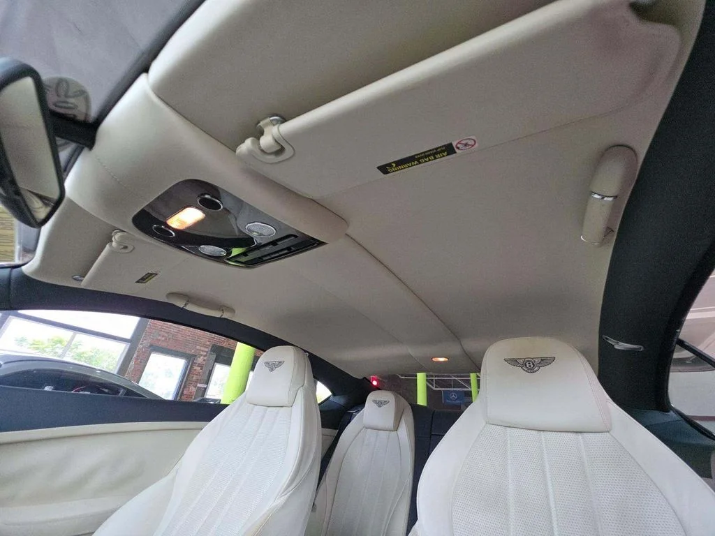 Used 2013 Blue Bentley V8 image 10