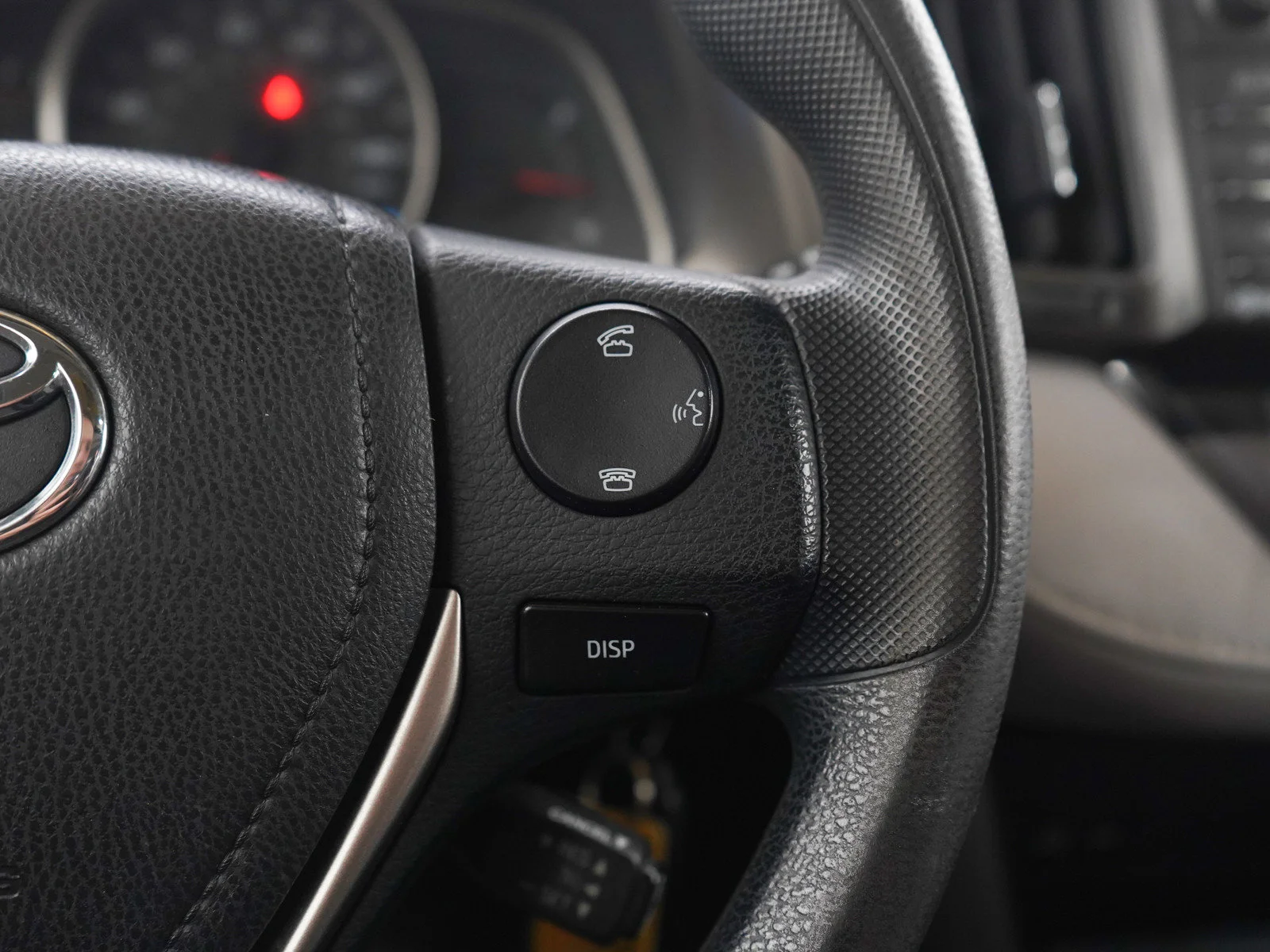 Used 2015  Toyota XLE image 25