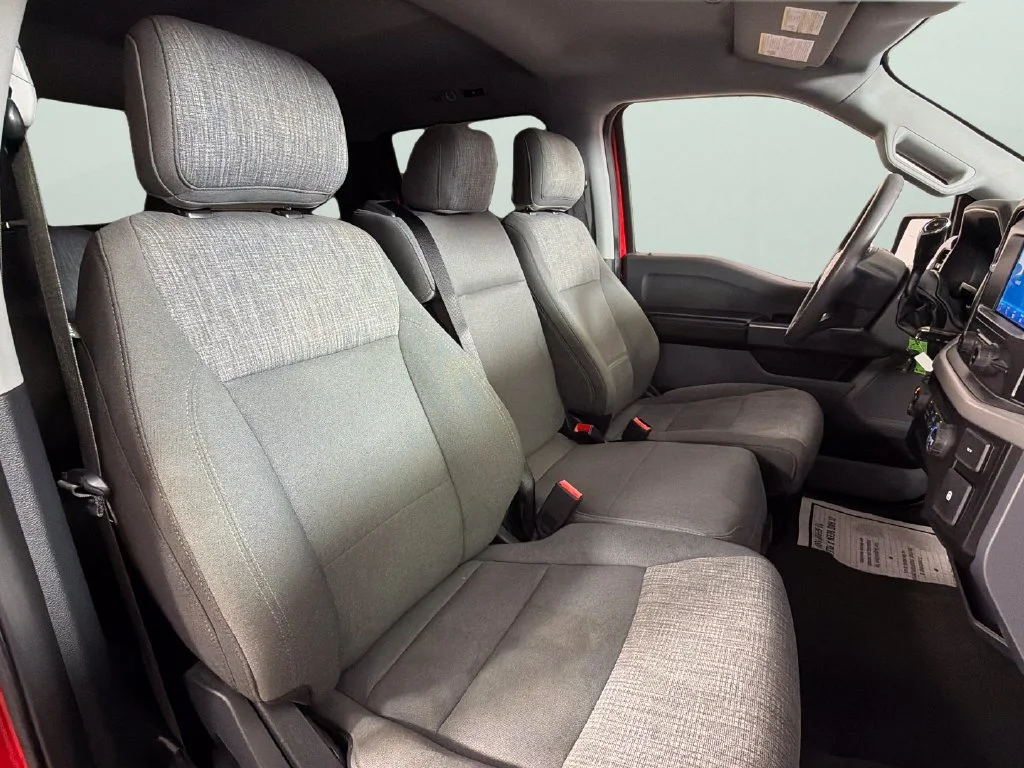 Used 2021  Ford XL image 35
