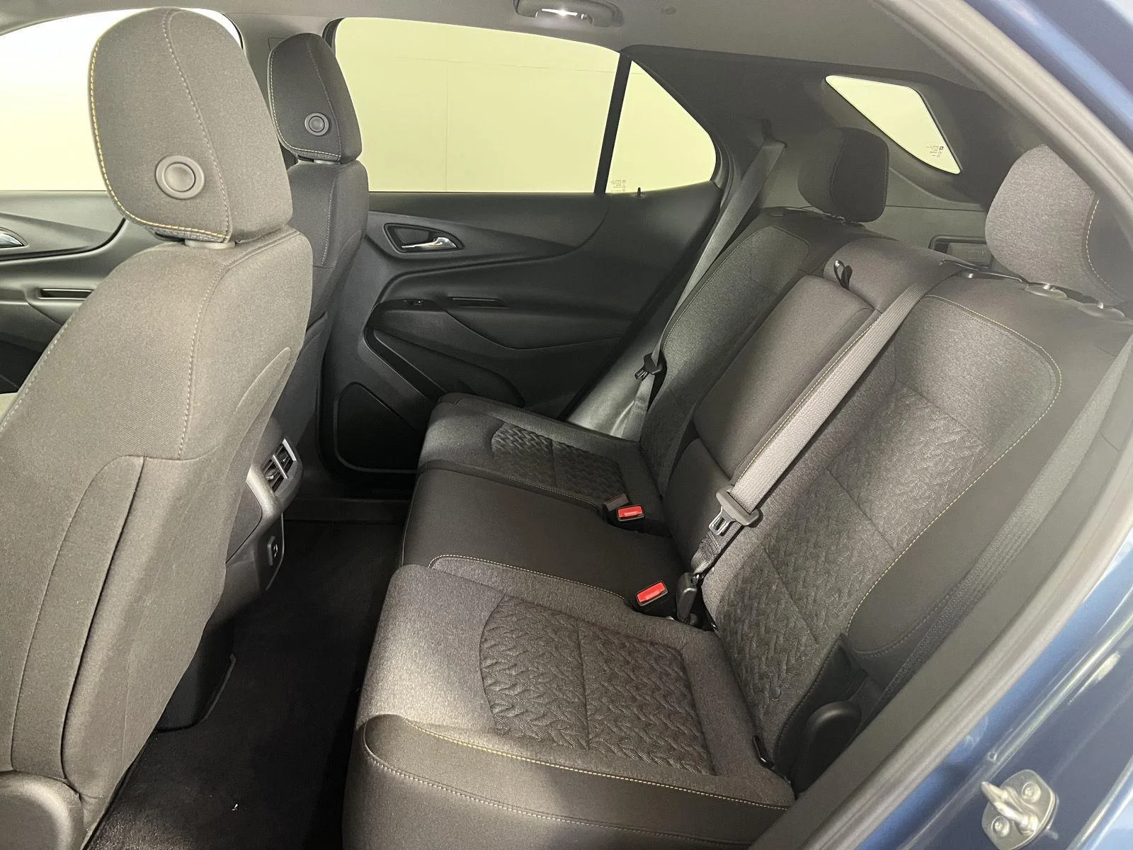 Used 2024 Lakeshore Blue Metallic Chevrolet LT image 18