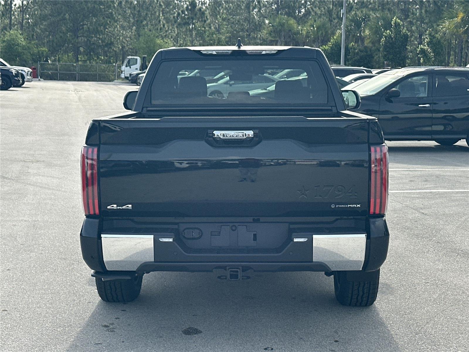 View vehicle photo 6