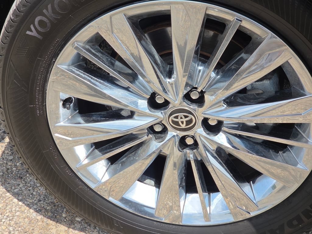 Certified Used 2025 Heavy Metal Toyota Platinum image 23