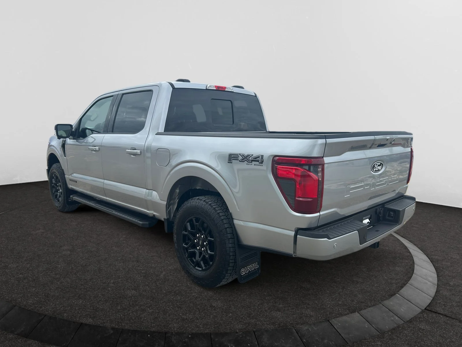 New 2026 Iconic Silver Metallic Ford XLT image 3