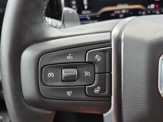 Used 2024 White GMC SLT image 22