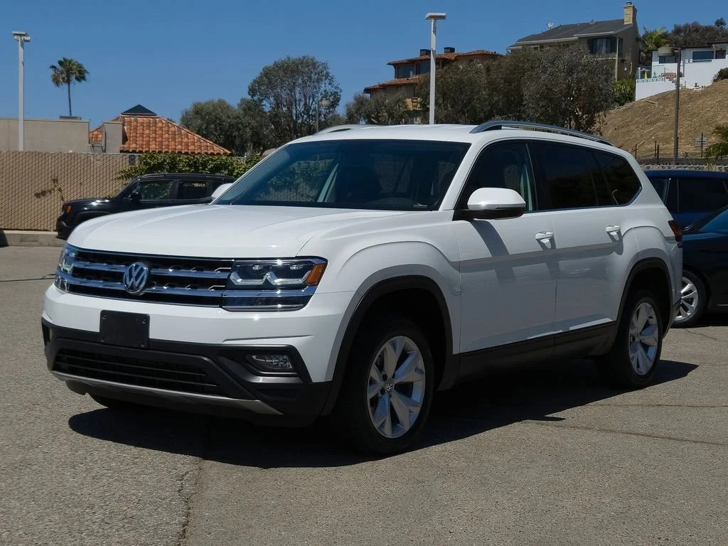 Used 2019 Volkswagen Atlas SE with VIN 1V2DR2CA8KC598412 for sale in Newport Beach, CA