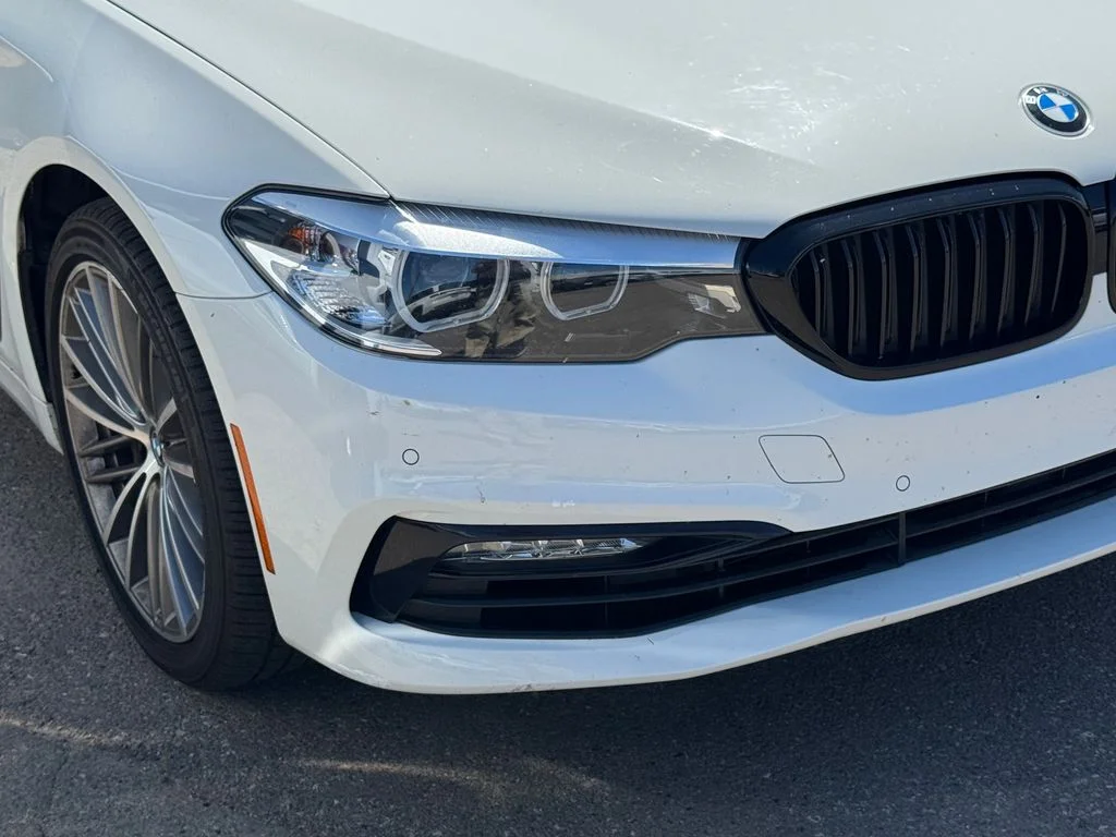 Used 2018 White BMW 530e iPerformance image 12