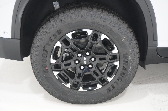 2027 Chevrolet Traverse Z71 - Photo 6