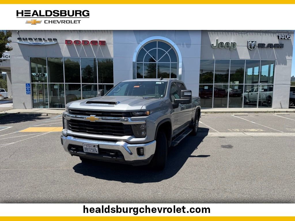 2025 Chevrolet Silverado HD LT 4WD Crew Cab Standard Box's photo