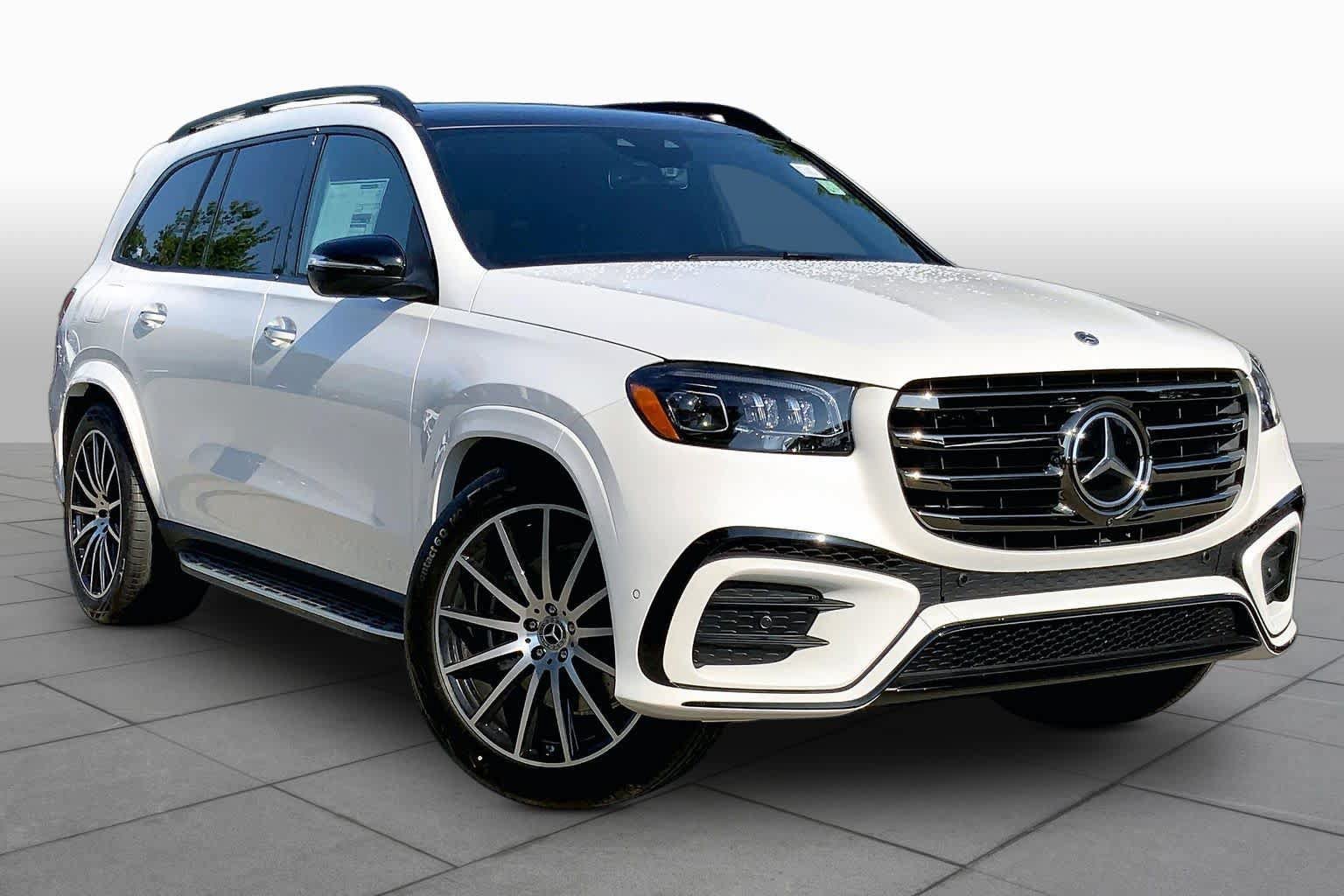 New 2026 MANUFAKTUR Moonlight White Metallic Mercedes-Benz GLS 450 image 2