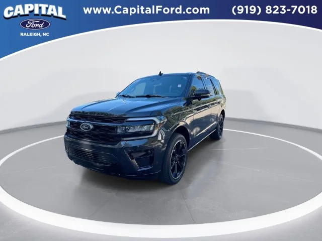 Used 2023  Ford Limited image 4