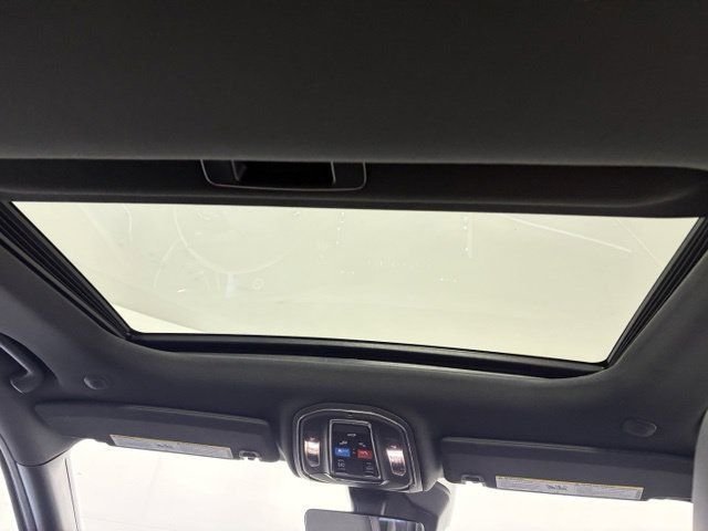 New 2026 White Jeep Altitude image 17