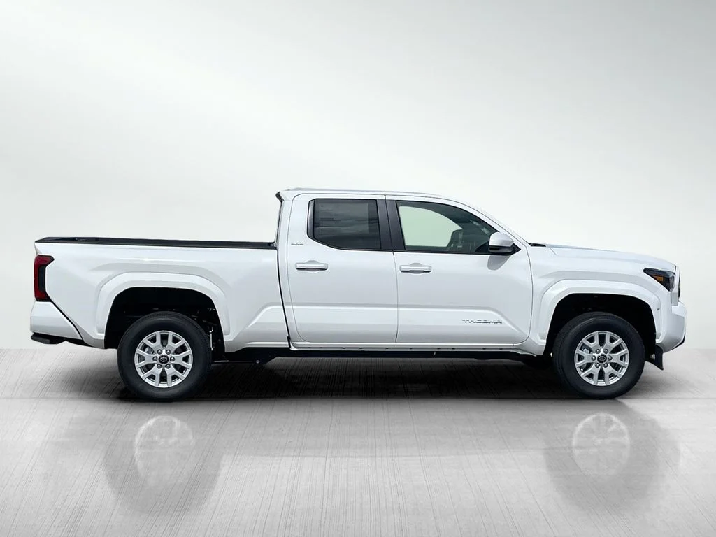 New 2026 Ice Cap Toyota SR5 image 2