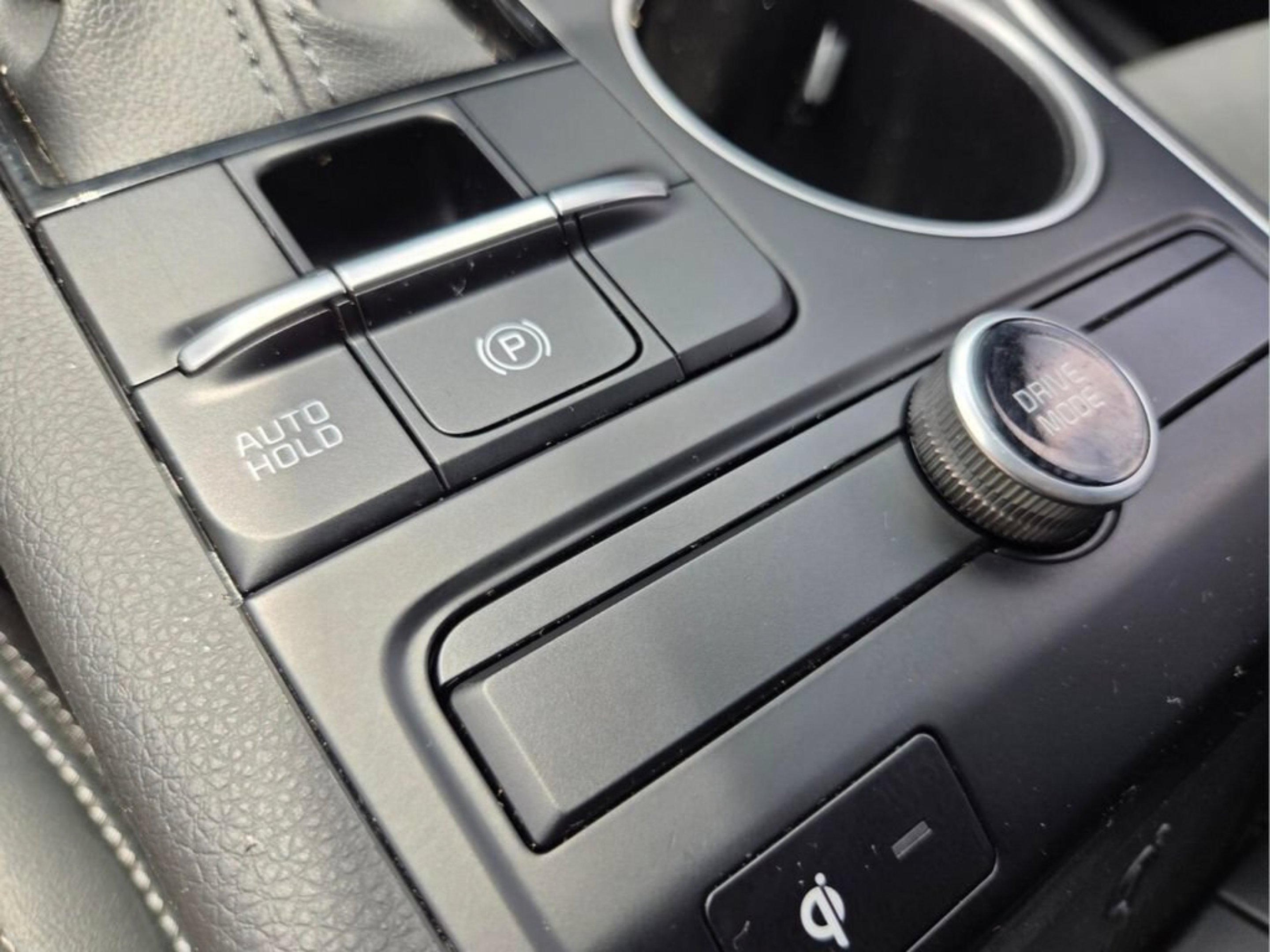 Used 2023 Wolf Gray Kia GT-Line image 25