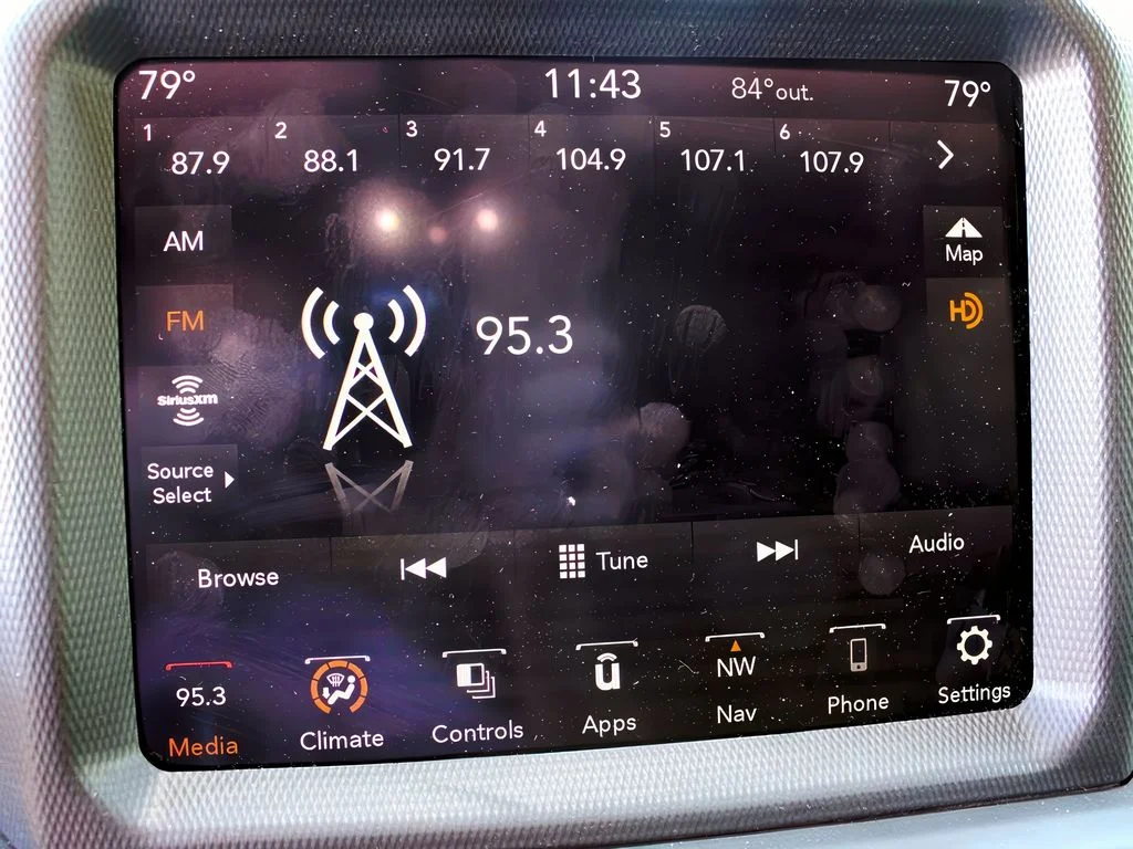 2023 Jeep Wrangler 4-Door Sahara - Photo 19