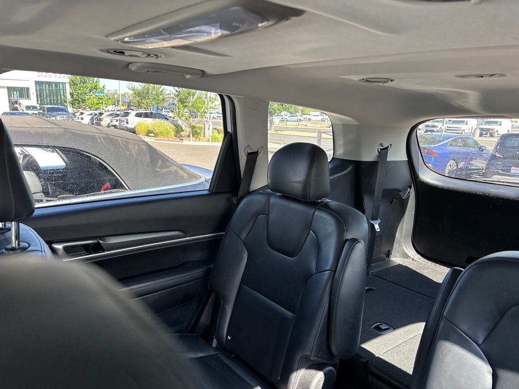 Used 2020 White Kia S image 21