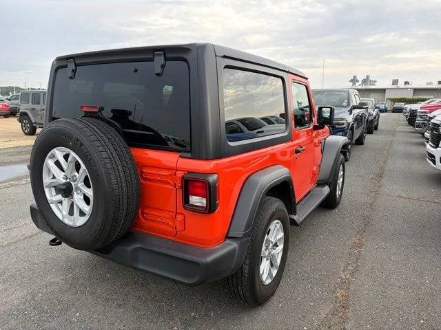 Used 2023  Jeep Sport S image 6