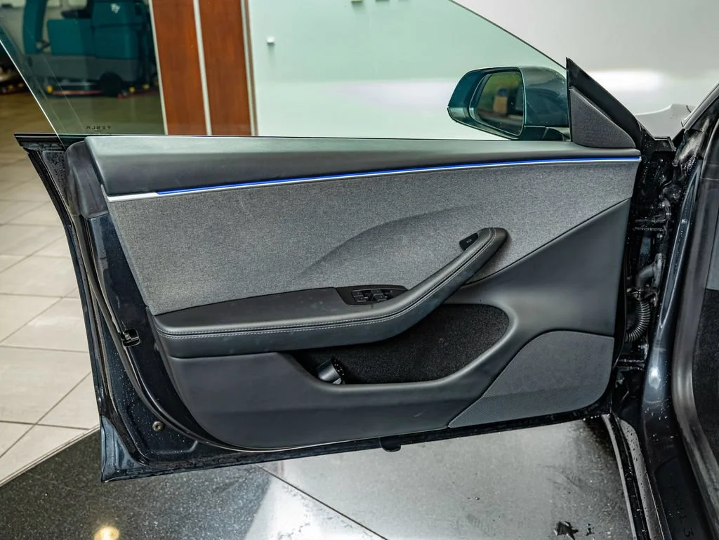 Used 2024 Stealth Gray Tesla  image 18