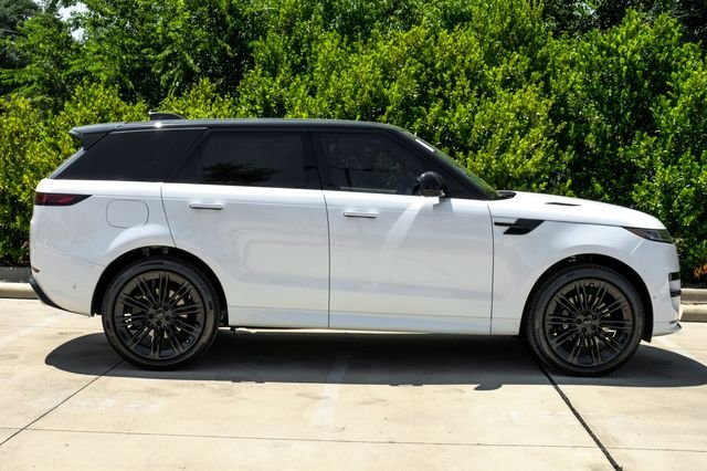New 2026 Ostuni Pearl White Premium Metallic Land Rover Dynamic SE image 10