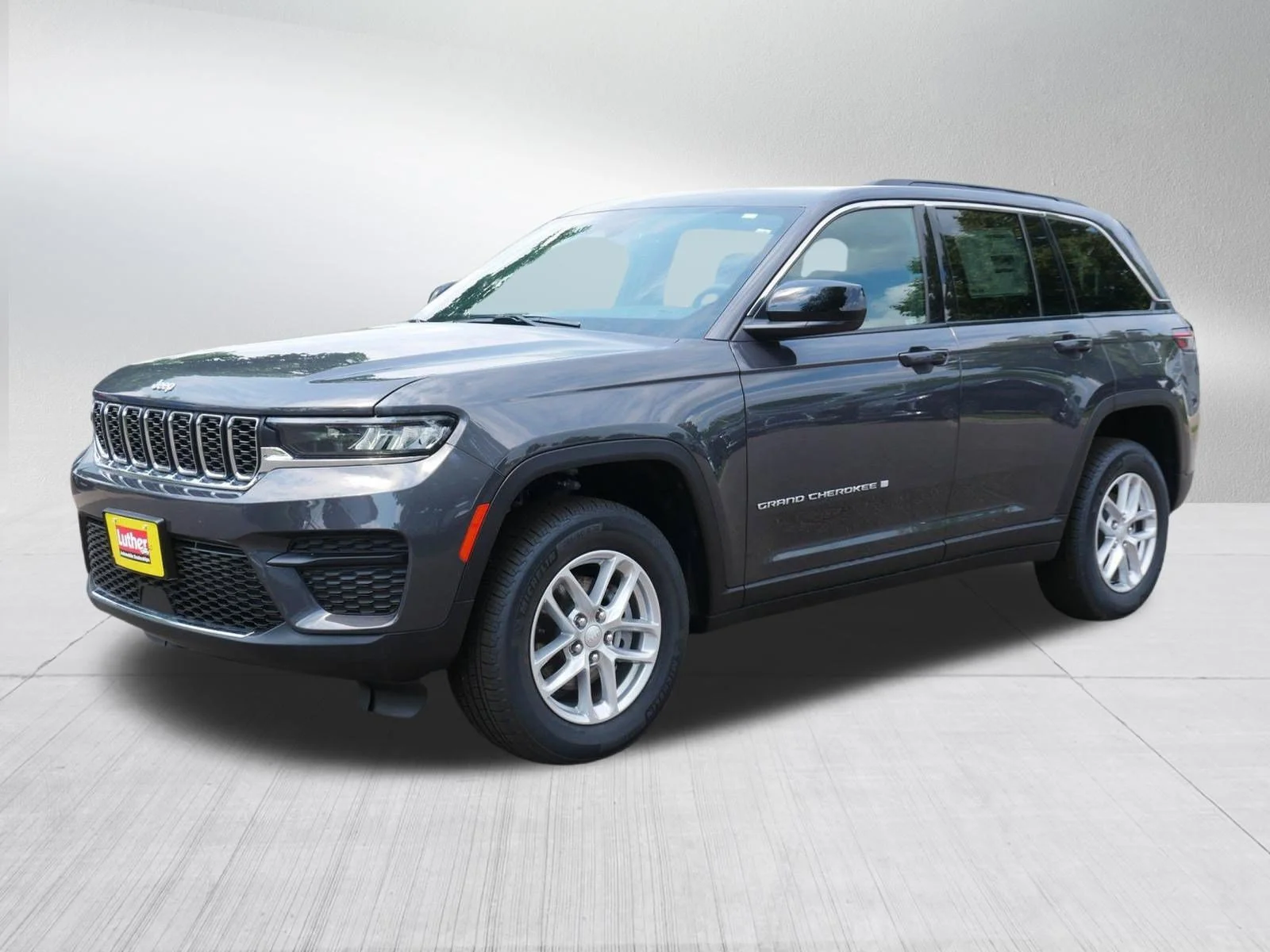 New 2026 Baltic Gray Metallic Clear-Coat Exterior Paint Jeep Laredo X image 3
