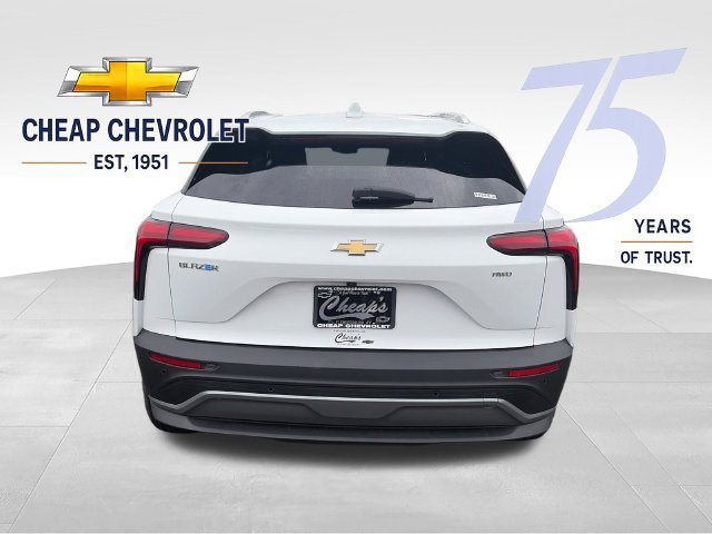 Used 2024 Summit White Chevrolet LT image 8