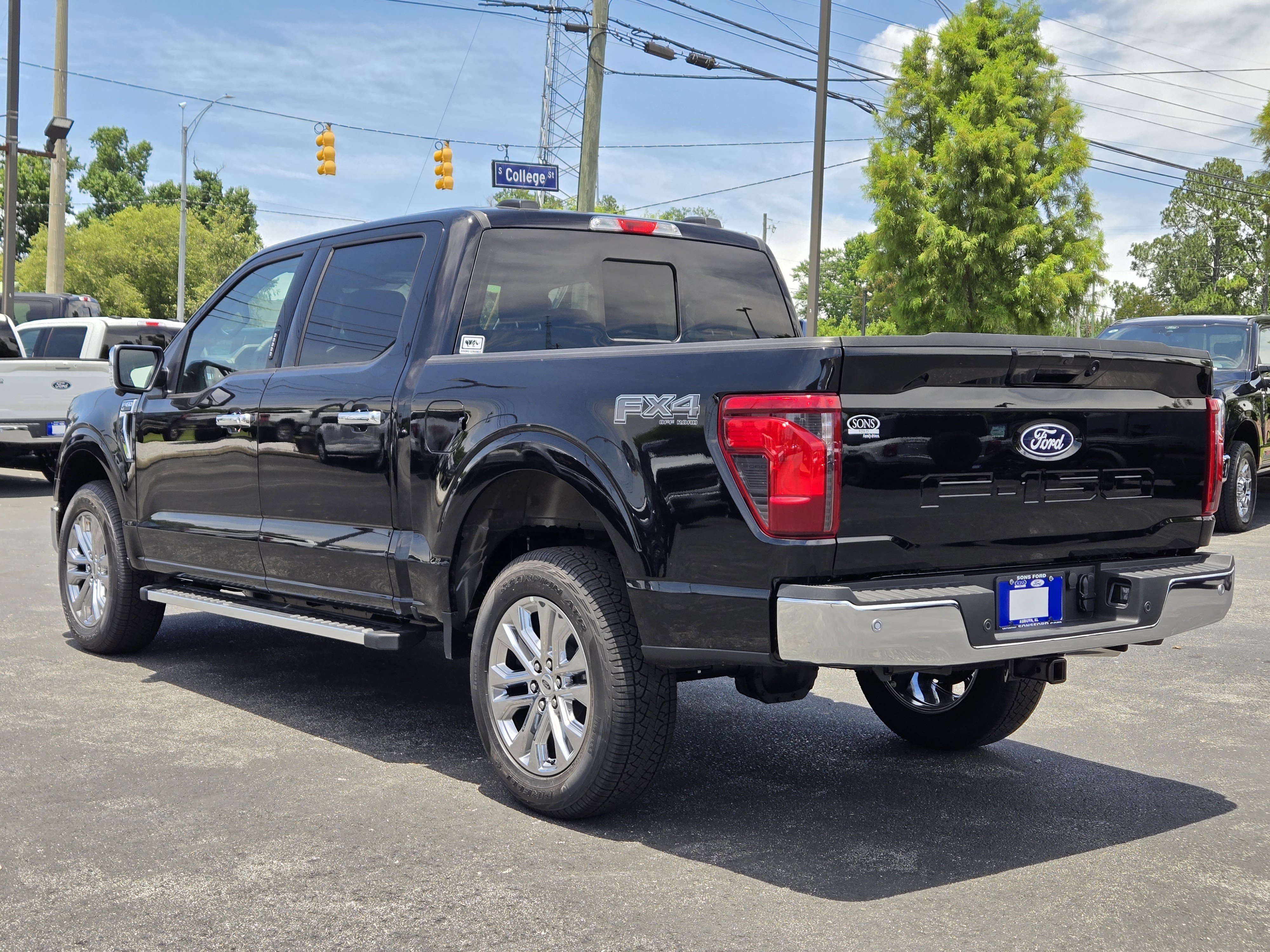 New 2026 AGATE BLACK METALLIC FORD XLT image 12