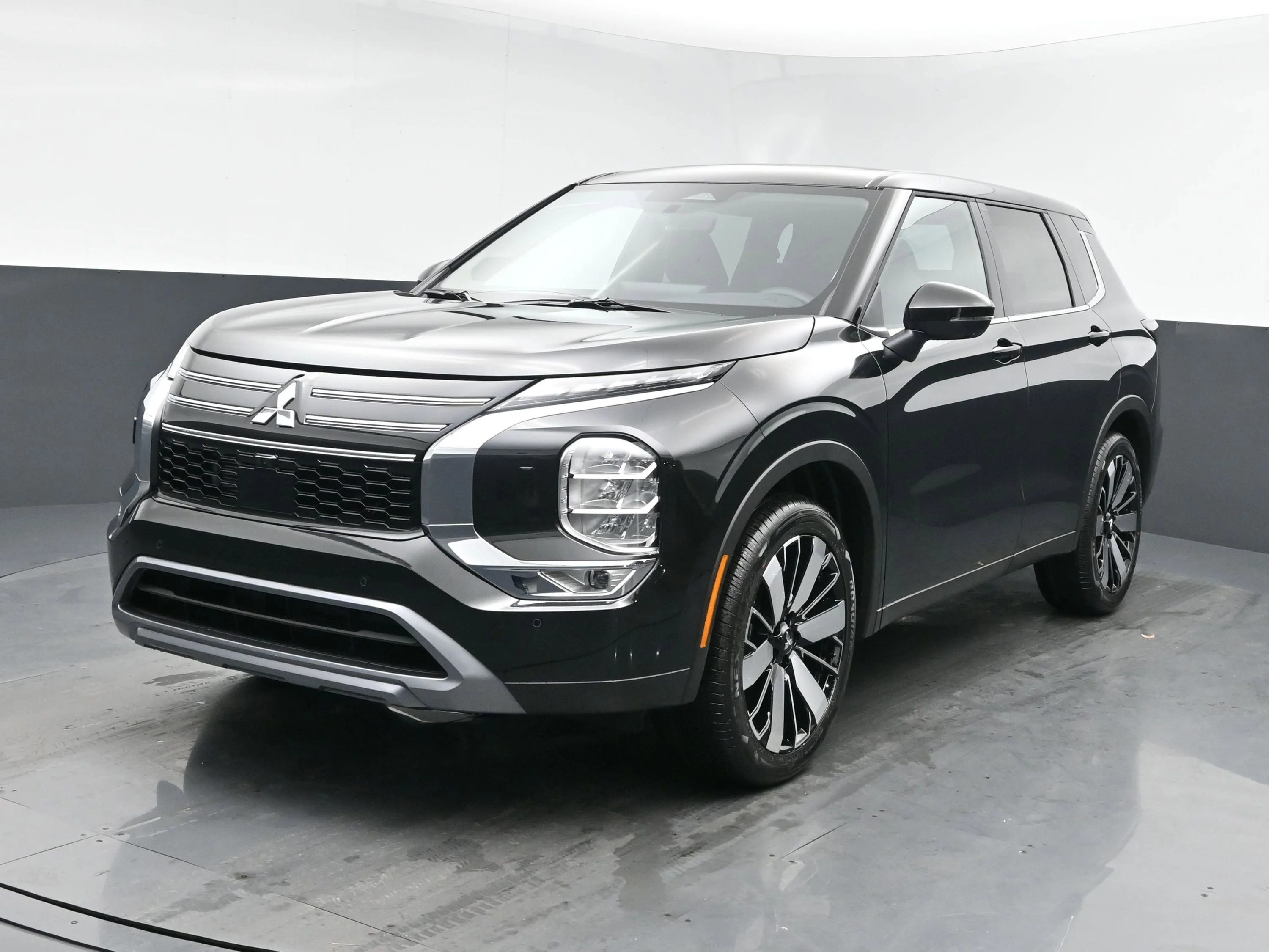2026 Mitsubishi Outlander SE S-AWC's photo
