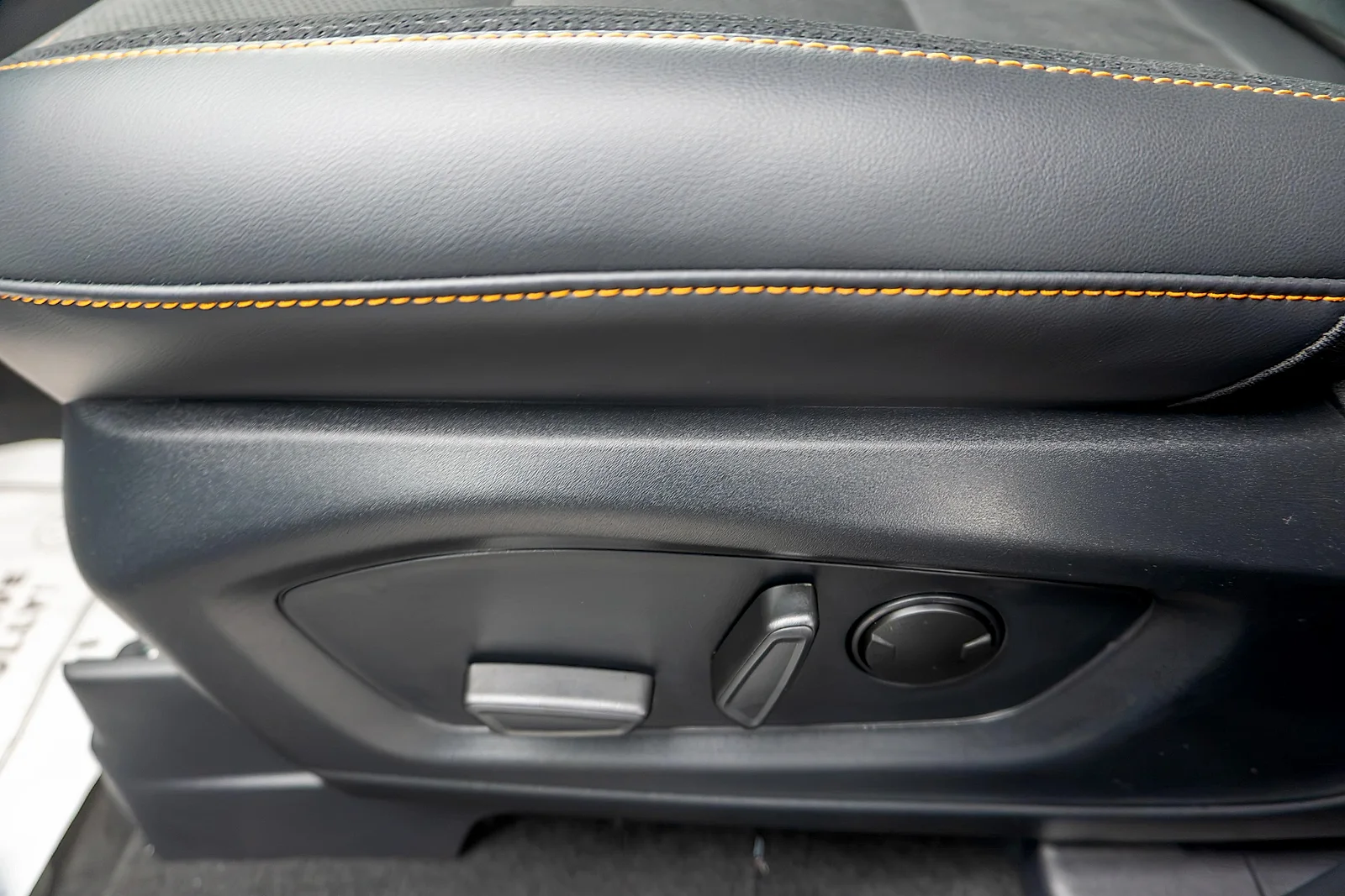 New 2027 Carbonized Gray Metallic Ford Tremor® image 13