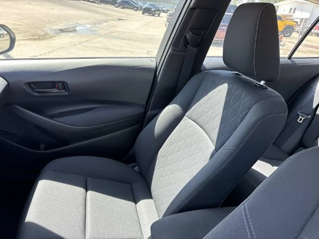Used 2025 White Toyota LE image 36