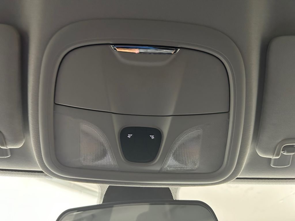 Used 2019 Red Jeep Latitude image 29