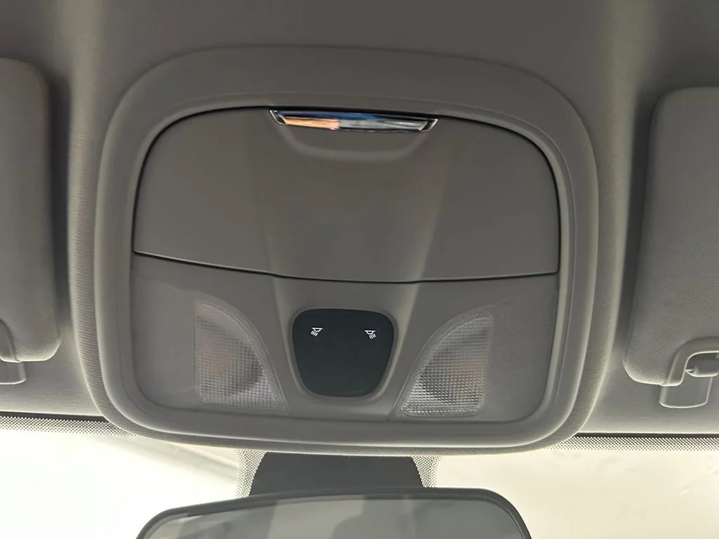 Used 2019 Red Jeep Latitude image 29