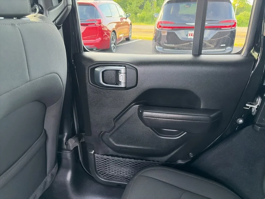 Certified Used 2022 Black Jeep Unlimited Sport S image 19