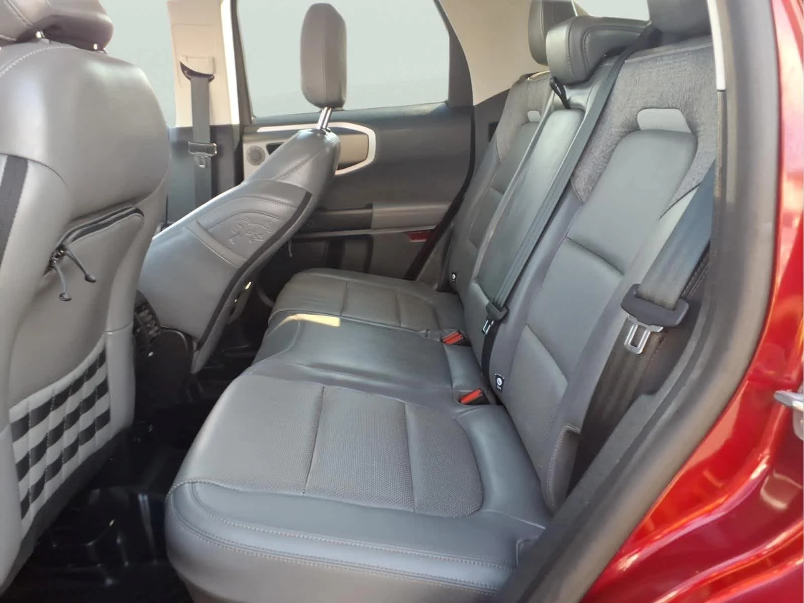 Used 2025 Ruby Red Metallic Tinted Clearcoat Ford Badlands image 30