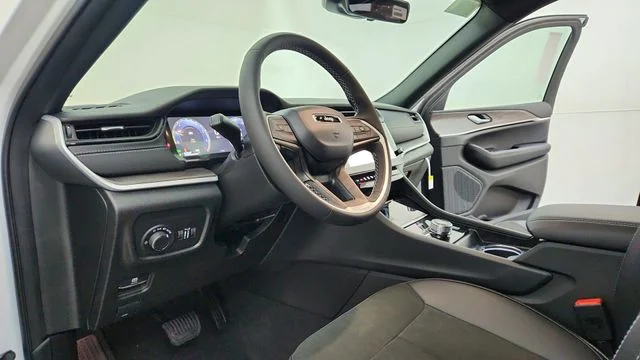 New 2026 Bright White Clear-Coat Exterior Paint Jeep Altitude image 18
