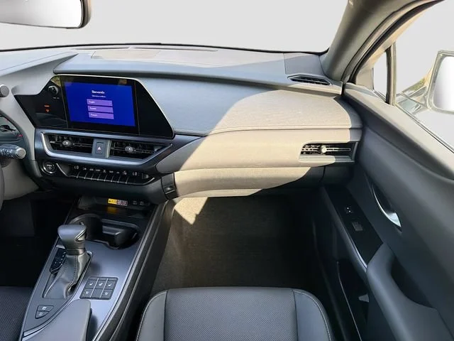 Used 2023 White Pearl Lexus UX 250h Premium image 18